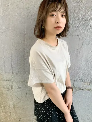 ミディアム カラー 榑松 恵里のヘアスタイル