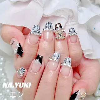 ネイル 🦋 Queenieのネイルデザイン