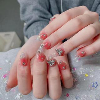 ネイル Queens テイのネイルデザイン