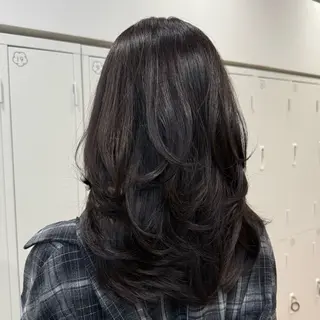 セミロング カラー ヘアアレンジ キヨミ 韓国レイヤーカットのヘアスタイル