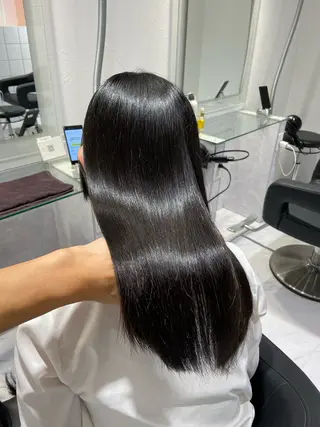 セミロング カラー センターパート特化 井上健太のヘアスタイル