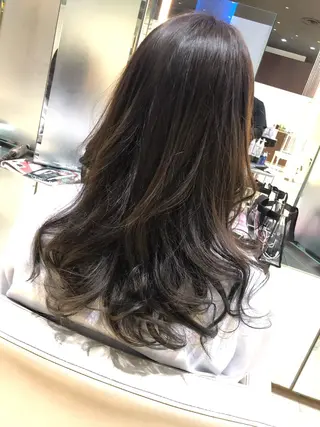 セミロング フラミューム アカデミーのヘアスタイル