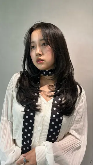 セミロング モデル募集中/西梅田 naruka🍏のヘアスタイル