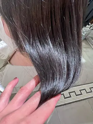 ミディアム 似合わせレイヤー ＆縮毛矯正のヘアスタイル