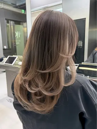 ロング 🫧バレイヤージュ/ ハイライト/ミズキのヘアスタイル