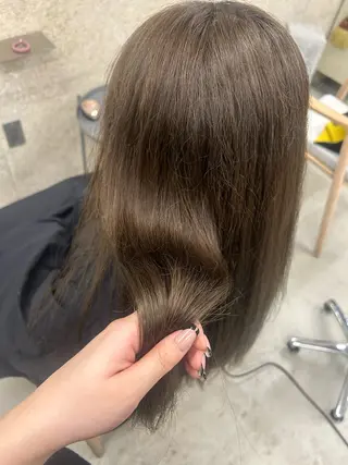 ロング カラー SiLO Yukinaのヘアスタイル
