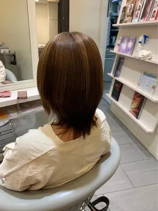 ミディアム 松田 アカリのヘアスタイル
