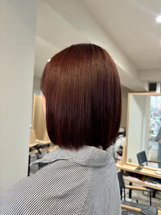 ミディアム カラー 浦川 麗美のヘアスタイル