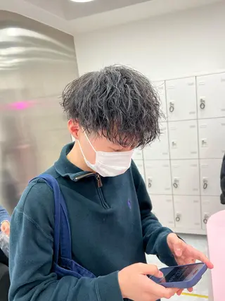 ショート カラー パーマ メンズ メンズパーマ特化 TAIGAのヘアスタイル