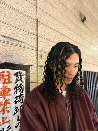 ロング パーマ 森谷 迅のヘアスタイル