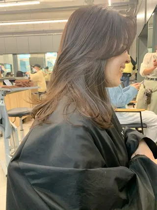 ミディアム カラー sakoda shunkiのヘアスタイル
