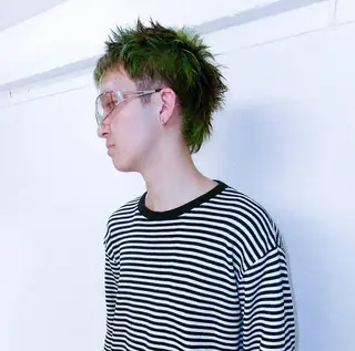 ショート カラー ナオイ タイキのヘアスタイル