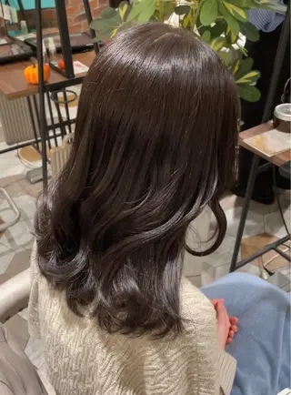 セミロング カラー 顔まわりcut🌿 Hinakoのヘアスタイル