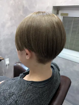 ショート カラー 佐藤 璃咲のヘアスタイル