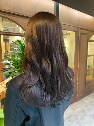 ロング 河上 麻衣/白髪ぼかしのヘアスタイル