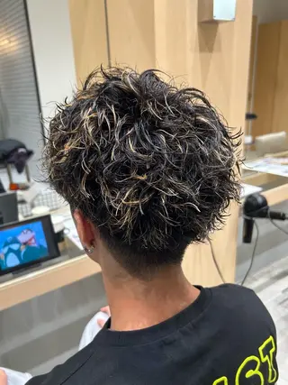 カラー パーマ メンズ 🐲ツイスパ🐲 フェード/龍のヘアスタイル