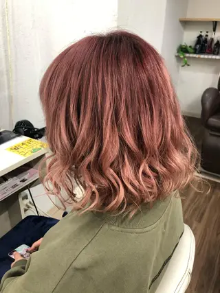 ミディアム カラー 正木 彩音のヘアスタイル