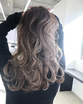 セミロング カラー ブリーチ 透明感HIDEのヘアスタイル