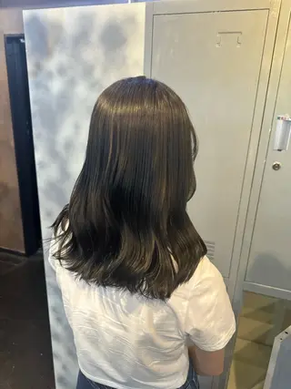 ロング カラー Ami/艶カラー/ レイヤー/ハイトーンのヘアスタイル