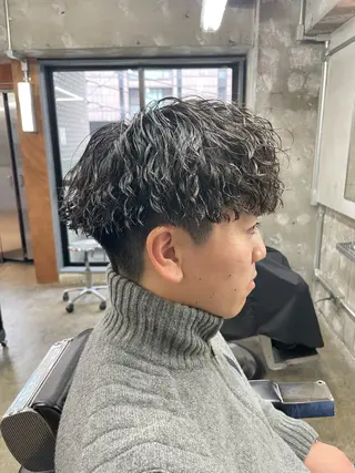 ショート カラー パーマ ヘアアレンジ メンズ 亀井隆汰/メンズ専門 パーマ/フェード可のヘアスタイル
