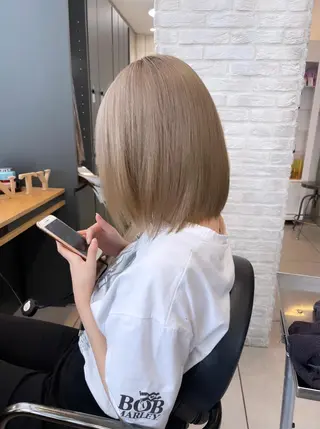 ミディアム カラー 韓国レイヤー×艶髪 ハイトーンRyukiのヘアスタイル
