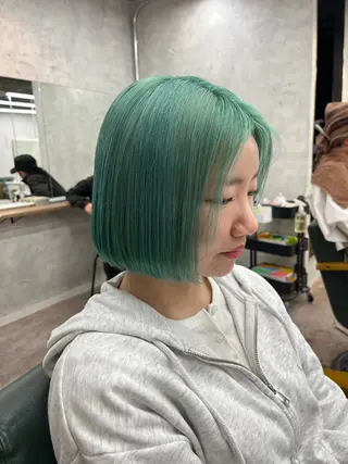 ショート カラー ☘️上村 ☘️髪質 改善/透明感カラーのヘアスタイル