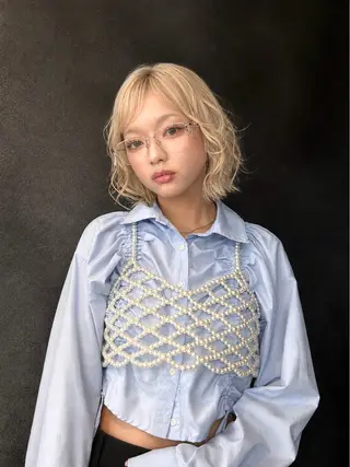 ショート カラー ハイトーン/レイヤー 💜Akaneのヘアスタイル