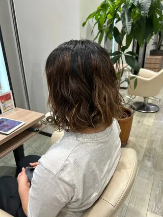 ミディアム パーマ 能登 彩穂のヘアスタイル