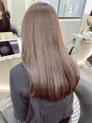 セミロング 透明感オリーブ🫒/ ブリーチなしWカラーのヘアスタイル