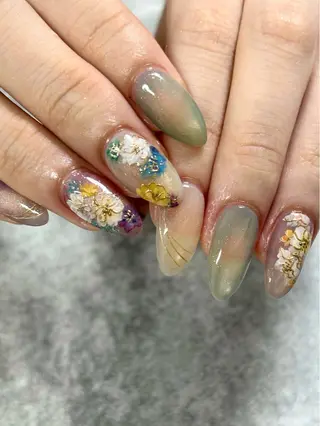 ネイル FIORITURA Maikoのネイルデザイン