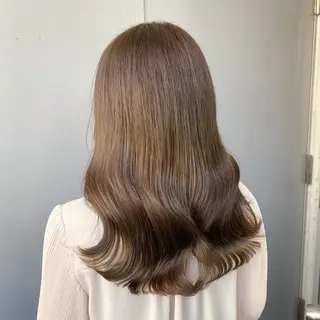カラー 🪽ハイトーン🏹 ブリーチ🫧海志🍿のヘアスタイル