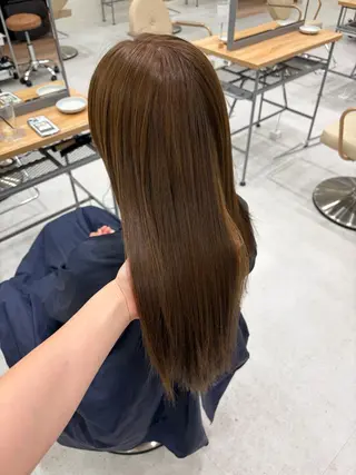 ロング カラー ヨシカ/透明感カラー 酸性ストレートのヘアスタイル