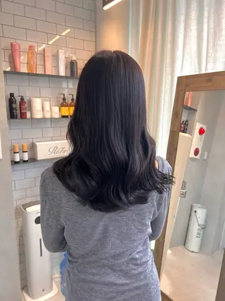 セミロング 佐久間 未來のヘアスタイル