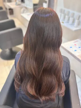 ロング 𝐿𝑒𝑒 四ツ橋 𝑅𝐴𝑁𝐴のヘアスタイル