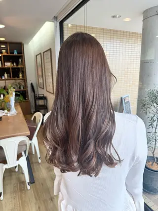 ロング カラー ツキダテ ユイのヘアスタイル