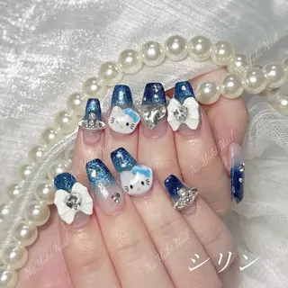 ネイル 🦋 Queenieのネイルデザイン