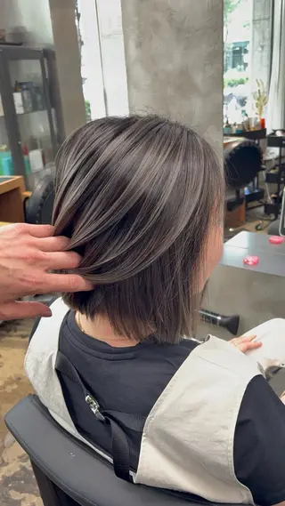 ショート カラー ハイライト、レイヤー カット/西梅田/中西のヘアスタイル