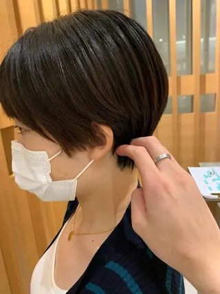 ショート ARMONY秋山輝也 コテ巻き風パーマ特化のヘアスタイル