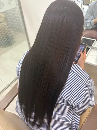 カラー 栗田 優月のヘアスタイル