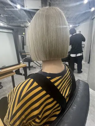 ショート カラー ili 大阪のヘアスタイル