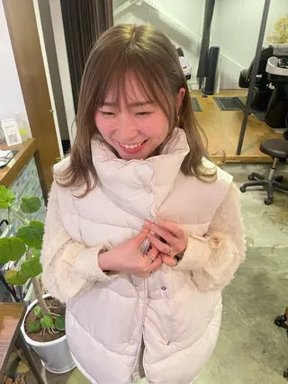 セミロング カラー 天野 優美のヘアスタイル