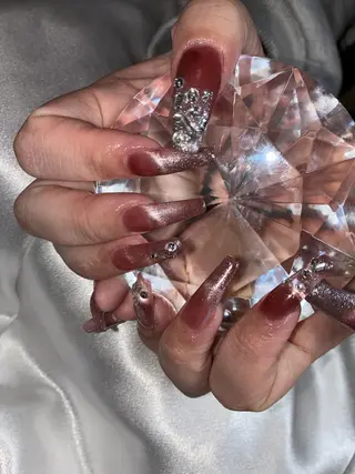 ミディアム YOKOSUKA NAILS💅✨のネイルデザイン