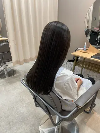 セミロング ✨透明感カラー✨ 🌈艶カラー🌈のヘアスタイル