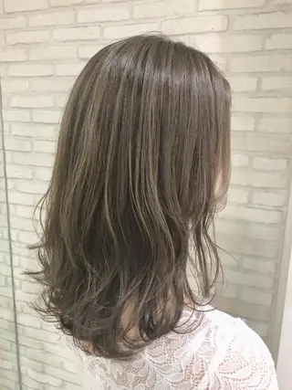 セミロング カラー 大平 美沙のヘアスタイル