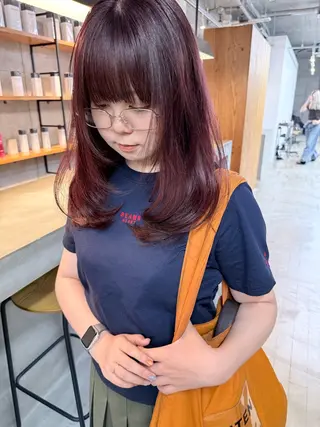 ミディアム 葉 /レイヤーカットのヘアスタイル