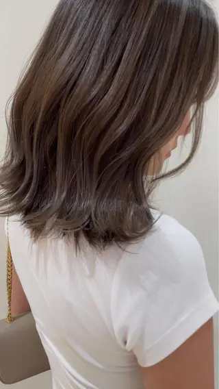 ミディアム 池田 早穂のヘアスタイル