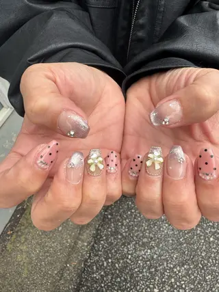 ネイル LAVISH 大和店 emi・:*+のネイルデザイン