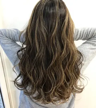 ロング カラー 橋本 敬介のヘアスタイル