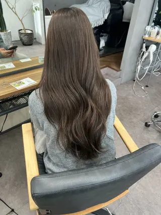 セミロング hikaru💘髪質 改善 透明感カラーのヘアスタイル