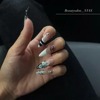 ネイル YUI VIAS ~EYE&NAIL~のマツエク・マツパデザイン